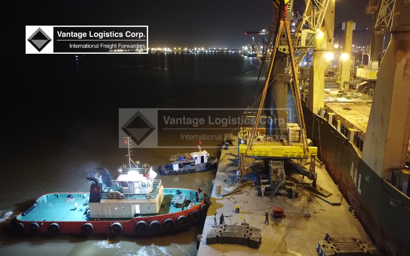 Vận chuyển thành công 4 cẩu Liebherr LHM550 + LHM500 từ cảng Tân Vũ, Hải Phòng về nhà máy Nosco Shipyard Quảng Ninh