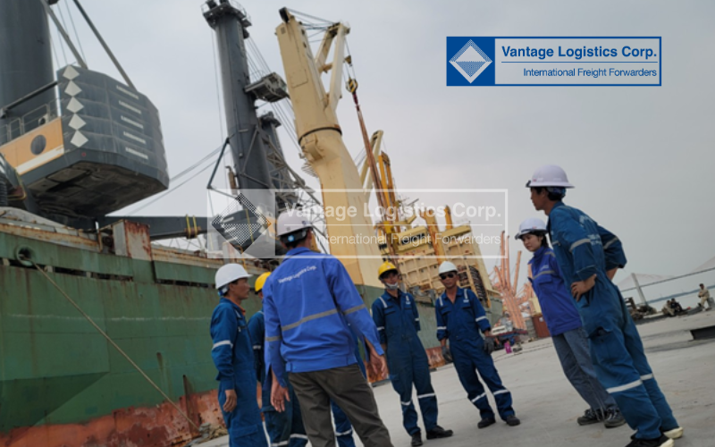 Vận chuyển thành công 4 cẩu Liebherr LHM550 + LHM500 từ cảng Tân Vũ, Hải Phòng về nhà máy Nosco Shipyard Quảng Ninh