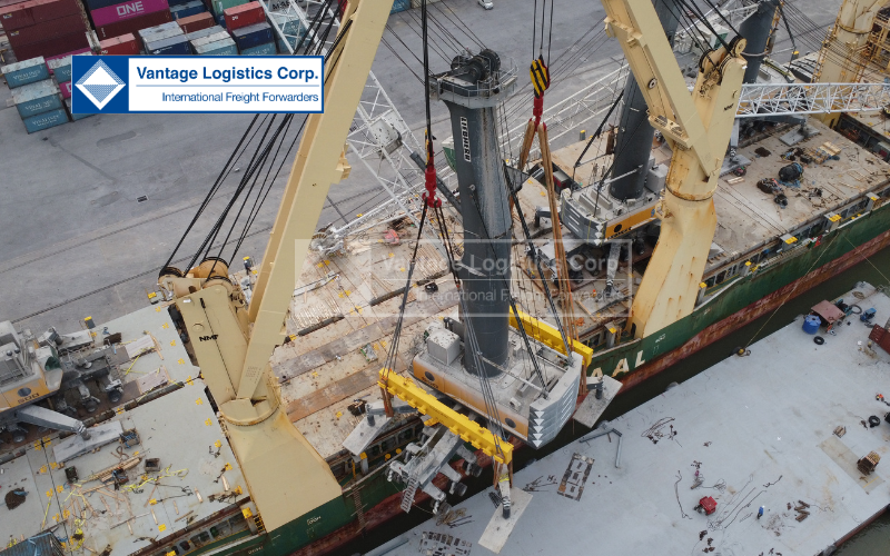 Vận chuyển thành công 4 cẩu Liebherr LHM550 + LHM500 từ cảng Tân Vũ, Hải Phòng về nhà máy Nosco Shipyard Quảng Ninh